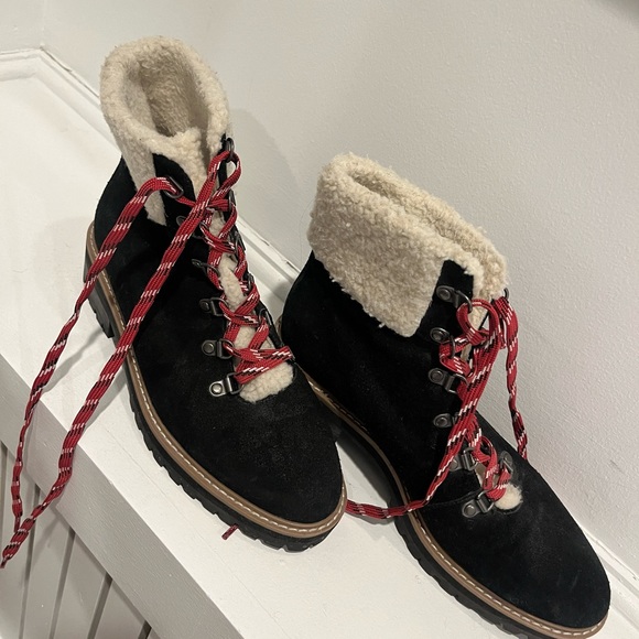 Villa Rouge Boots - Picture 9 of 12